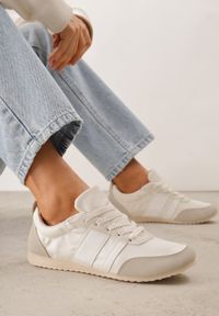 Renee - Beżowe Sneakersy w Stylu Klasycznych Tenisówek z Marszczeniem z Tyłu Aiglise. Okazja: na co dzień. Kolor: beżowy. Materiał: jeans #1