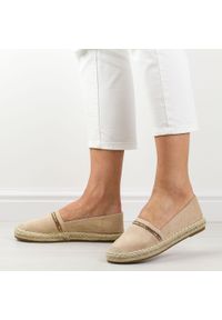 Beżowe espadyle damskie S.Barski 33127. Kolor: beżowy. Materiał: zamsz