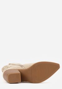 Born2be - Beżowe Botki Kowbojki na Stożkowym Obcasie z Ażurowym Wzorem i Eathetina. Okazja: na co dzień. Kolor: beżowy. Materiał: jeans. Wzór: ażurowy. Obcas: na obcasie. Styl: boho, casual, elegancki. Wysokość obcasa: średni #9