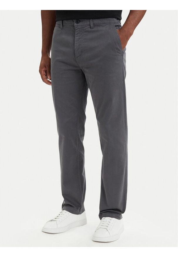 BOSS Chinosy 50534378 Szary ciemny Regular Fit. Kolor: szary. Materiał: bawełna