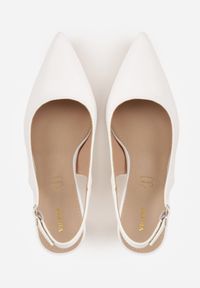 Renee - Białe Eleganckie Szpilki Slingback VICES z Wkładką ze Skóry Naturalnej Madede. Okazja: na randkę, na wesele, na ślub cywilny, na imprezę. Nosek buta: szpiczasty. Zapięcie: pasek. Kolor: biały. Materiał: skóra. Obcas: na szpilce. Styl: elegancki #9