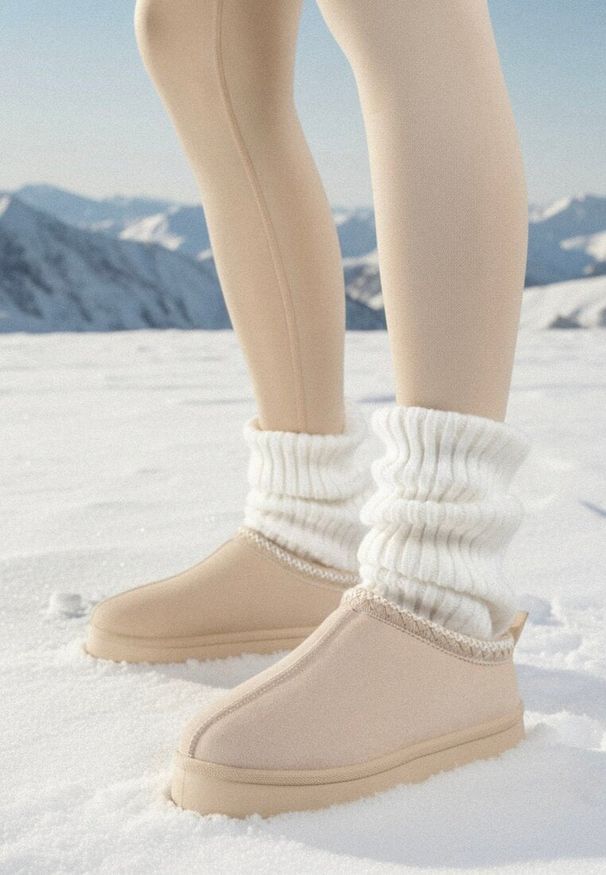 Born2be - Beżowe Niskie Śniegowce z Imitacji Zamszu na Platformie z Ozdobnym Haftem Ftarvia. Okazja: na spacer, na co dzień. Kolor: beżowy. Materiał: zamsz. Wzór: haft. Obcas: na platformie. Styl: elegancki, casual