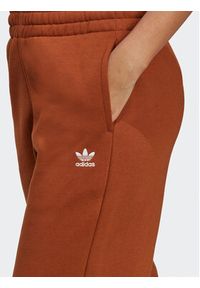 Adidas - adidas Spodnie dresowe Joggers IK7688 Brązowy. Kolor: brązowy. Materiał: bawełna #4