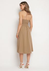 Born2be - Ciemnobeżowa Sukienka na Szyję z Ozdobnymi Guzikami Folorea. Kolor: beżowy #6