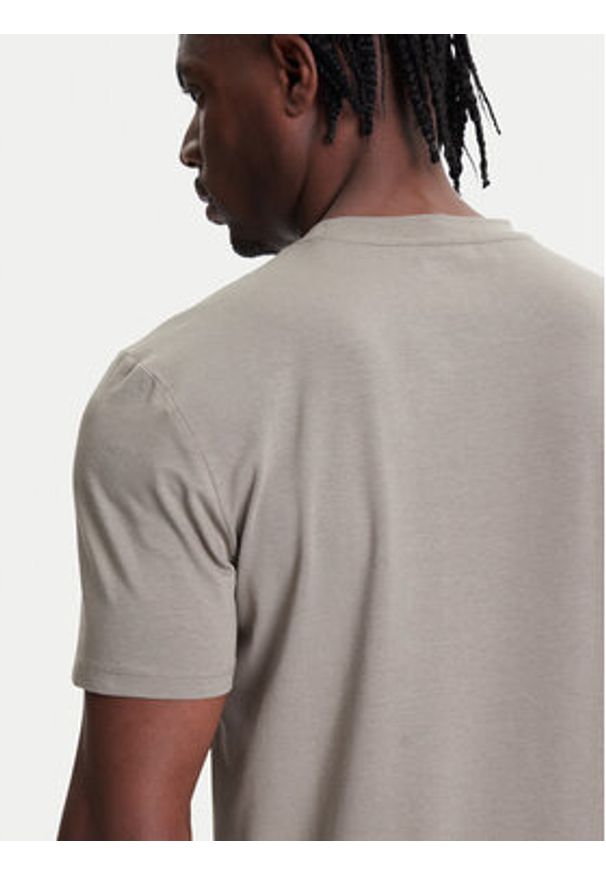 Guess T-Shirt Z2YI12 JR06K Zielony Regular Fit. Kolor: zielony. Materiał: bawełna