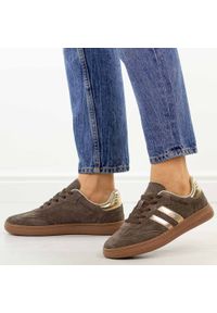 Czekoladowe skórzane półbuty damskie Sergio Leone Sp106. Okazja: na co dzień. Nosek buta: okrągły. Zapięcie: sznurówki. Kolor: brązowy. Materiał: skóra, nubuk. Szerokość cholewki: normalna. Sezon: wiosna, jesień, lato. Styl: casual, elegancki, klasyczny #1