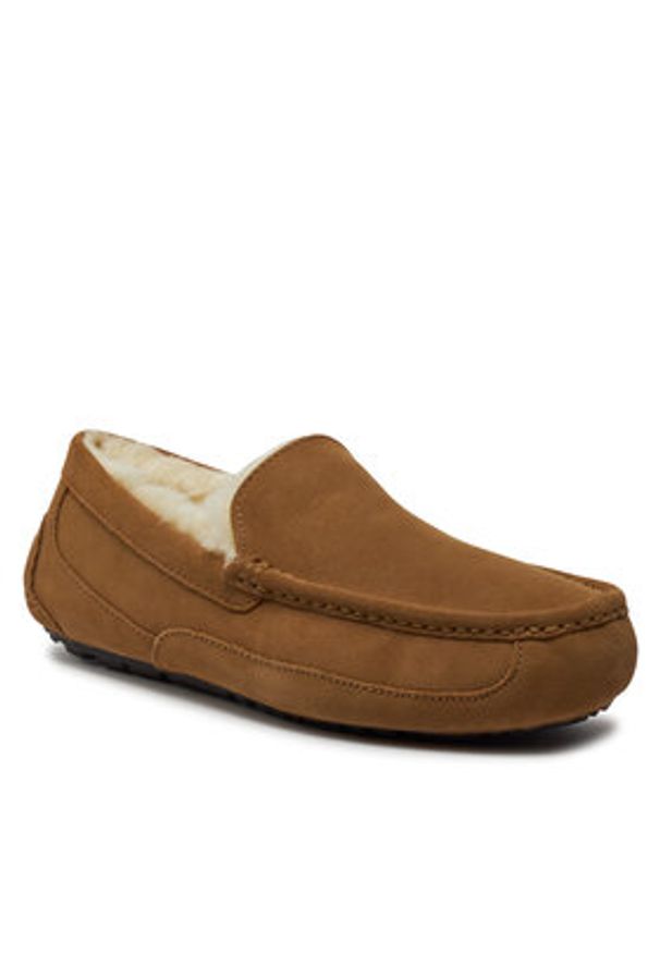 Ugg Kapcie M Ascot 1101110 Brązowy. Kolor: brązowy. Materiał: skóra