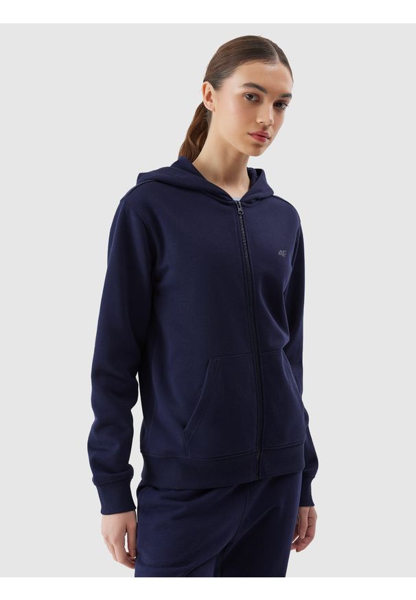 4f - 4F Bluza dresowa rozpinana z kapturem damska - granatowa L. Okazja: na co dzień. Typ kołnierza: kaptur. Kolor: niebieski. Materiał: dresówka. Wzór: gładki, ze splotem. Styl: casual, sportowy