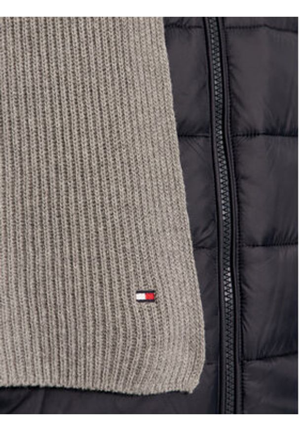 TOMMY HILFIGER - Tommy Hilfiger Szalik Flag AM0AM12847 Szary. Kolor: szary. Materiał: materiał, bawełna