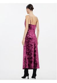 Guess Sukienka koktajlowa W3BK44 KBXN0 Fioletowy Regular Fit. Kolor: fioletowy. Materiał: syntetyk. Styl: wizytowy