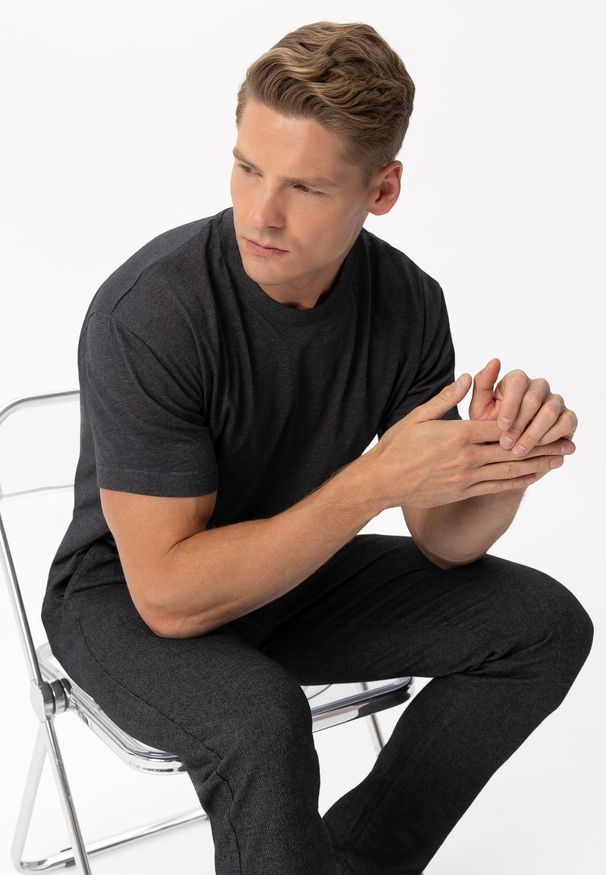 Volcano - Gładka koszulka 200 g/m², Comfort Fit, T-PERSONAL. Okazja: na co dzień. Materiał: materiał, bawełna, jeans. Długość rękawa: krótki rękaw. Długość: krótkie. Wzór: gładki. Styl: casual