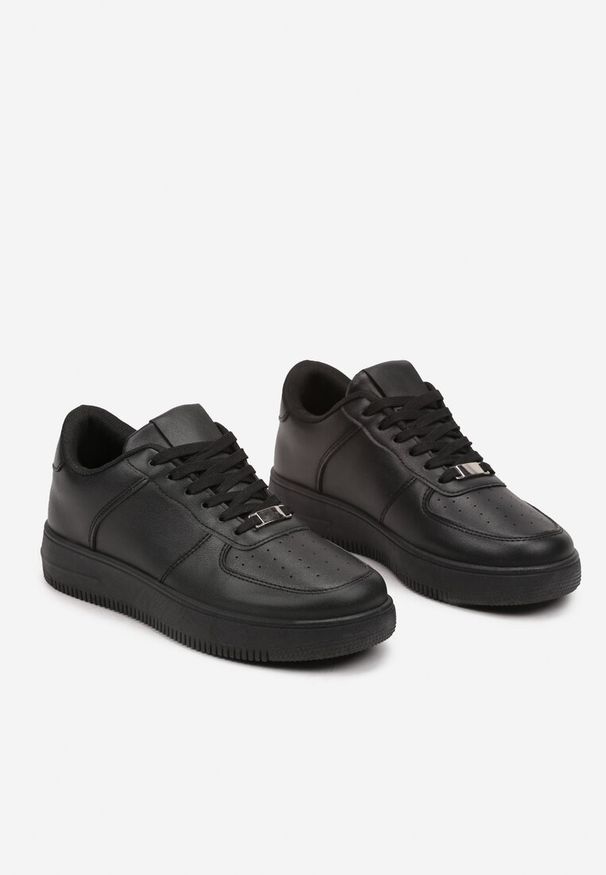 Renee - Czarne Casualowe Sneakersy na Płaskiej Podeszwie z Metaliczną Aplikacją Arklina. Okazja: na co dzień. Kolor: czarny. Materiał: jeans. Wzór: aplikacja. Obcas: na płaskiej podeszwie