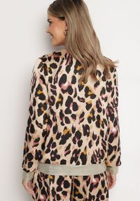 Born2be - Beżowo-Różowa Kurtka Bomberka w Panterkę ze Ściągaczami Irira. Okazja: na spacer, na co dzień. Kolor: beżowy. Materiał: jeans. Długość rękawa: długi rękaw. Długość: długie. Wzór: motyw zwierzęcy. Styl: casual, elegancki #5