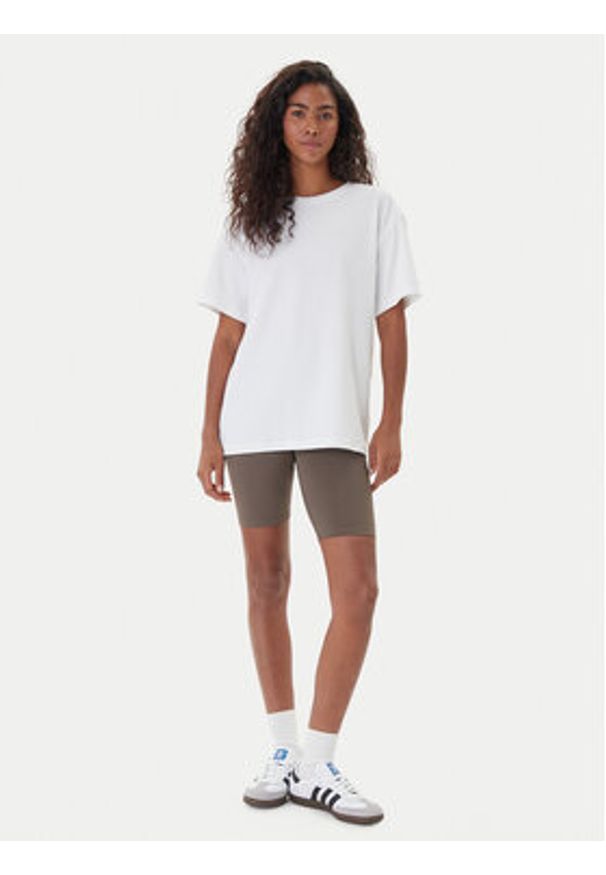 GIRLFRIEND COLLECTIVE - Girlfriend Collective T-Shirt Reset 3039 Biały Relaxed Fit. Kolor: biały. Materiał: syntetyk