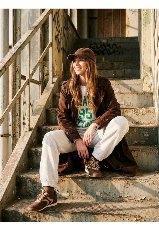 Sinsay - Spodnie dresowe jogger - Inny. Materiał: dresówka