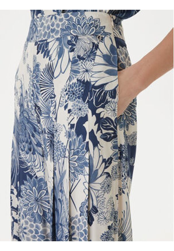 Guess Spodnie materiałowe W6GB02 W1578 Niebieski Regular Fit. Kolor: niebieski. Materiał: wiskoza