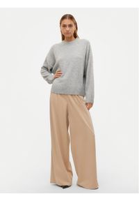 Vero Moda Sweter Boom 10320463 Szary Loose Fit. Kolor: szary. Materiał: syntetyk