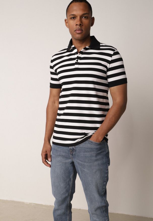 Born2be - Czarna Koszulka Polo z Bawełny w Poziome Paski Germus. Okazja: na co dzień. Typ kołnierza: polo. Kolor: czarny. Materiał: bawełna. Wzór: paski. Styl: casual