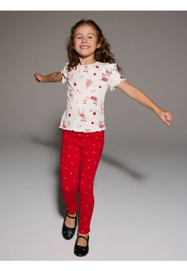 Sinsay - Prążkowana koszulka z motywem świątecznym - wielobarwny. Materiał: prążkowany. Styl: wizytowy