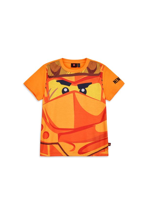 Koszulka dziecięca LEGO NINJAGO Tano 311 – bio bawełna, pomarańczowa.. Kolor: pomarańczowy. Materiał: poliester, bawełna. Długość rękawa: krótki rękaw. Długość: krótkie. Wzór: nadruk