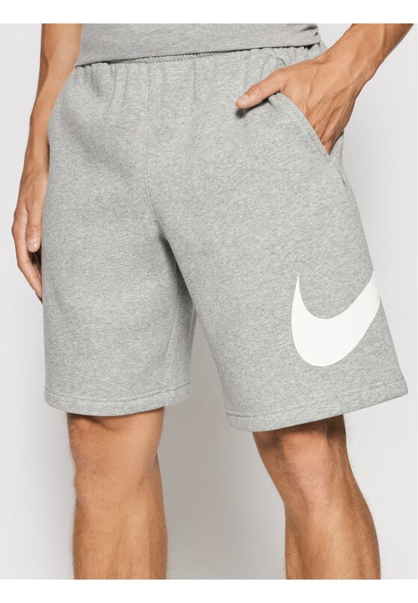 Nike Szorty sportowe Club Short Bb BV2721 Szary Standard Fit. Kolor: szary. Materiał: bawełna. Styl: sportowy