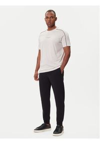 Armani Exchange T-Shirt XM001360 AF10358 U1013 Écru Regular Fit. Kolor: kremowy. Materiał: bawełna #3