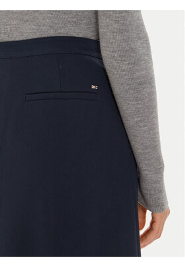 TOMMY HILFIGER - Tommy Hilfiger Spódnica midi WW0WW43628 Granatowy Regular Fit. Kolor: niebieski. Materiał: syntetyk