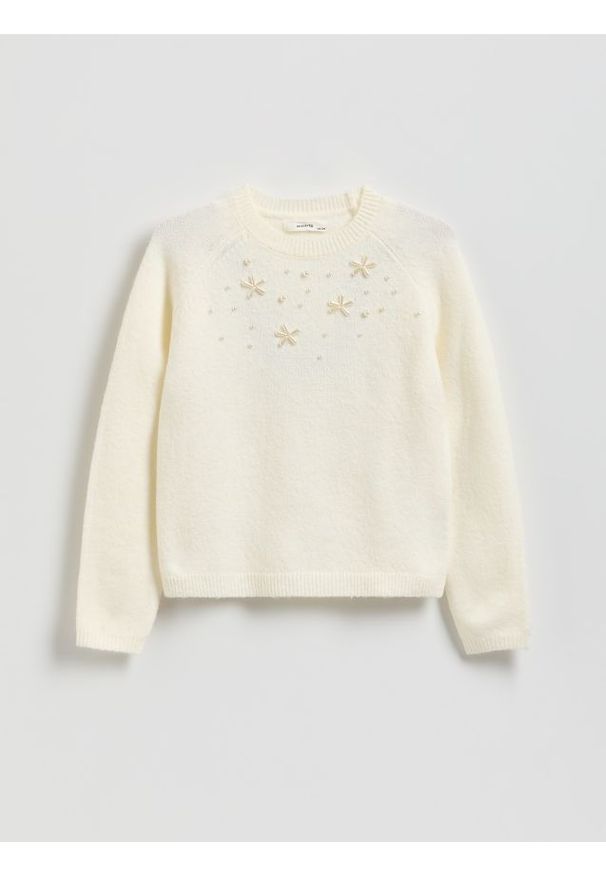 Reserved - Dzianinowy sweter z aplikacją - złamana biel. Materiał: dzianina. Wzór: aplikacja