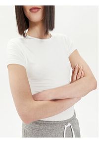 Gina Tricot T-Shirt 21287 Biały Slim Fit. Kolor: biały. Materiał: wiskoza #2