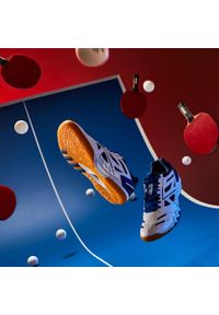 ARTENGO - Buty do tenisa stołowego Pongori TTS 560. Kolor: biały, niebieski, wielokolorowy. Materiał: materiał. Szerokość cholewki: normalna. Sport: tenis