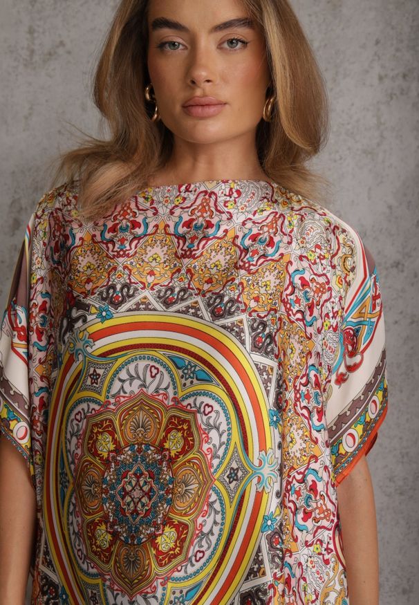 Renee - Beżowe Satynowe Ponczo z Jedwabiem i Wiskozą w Stylu Boho Prixeis. Okazja: na co dzień. Kolor: beżowy. Materiał: wiskoza, jedwab, satyna. Wzór: nadruk. Styl: boho