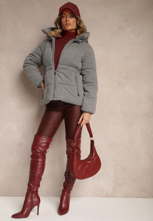 Renee - Szara Kurtka z Pikowanymi Przeszyciami i Kapturem ze Ściągaczami Torisia. Okazja: do pracy. Kolor: szary. Materiał: jeans, materiał. Długość rękawa: długi rękaw. Długość: długie. Styl: elegancki, sportowy, klasyczny