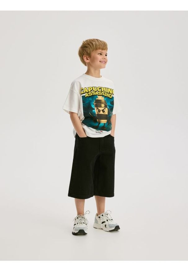 Reserved - T-shirt Capuchino Assassino - złamana biel. Materiał: bawełna, dzianina