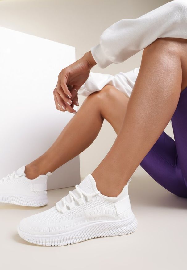 Renee - Białe Sneakersy Savarorise. Kolor: biały. Materiał: materiał
