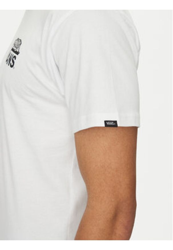 Vans T-Shirt Sneaky VN000M3Y Biały Regular Fit. Kolor: biały. Materiał: bawełna