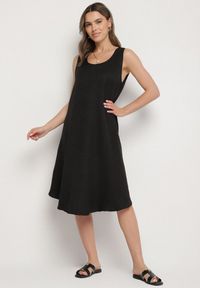 Born2be - Czarna Rozkloszowana Klasyczna Sukienka Lunetira. Okazja: na co dzień, na spacer. Kolor: czarny. Materiał: jeans. Typ sukienki: proste. Styl: klasyczny #1