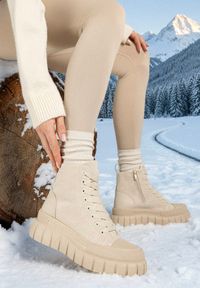 Born2be - Beżowe Sznurowane Botki na Platformie Novita. Okazja: do pracy. Kolor: beżowy. Materiał: skóra, jeans. Obcas: na platformie. Wysokość obcasa: średni #1