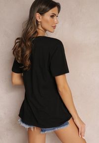 Renee - Czarny T-shirt Nikoneus. Typ kołnierza: dekolt w kształcie V. Kolekcja: plus size. Kolor: czarny. Materiał: dzianina. Długość rękawa: krótki rękaw. Długość: krótkie. Wzór: gładki. Styl: klasyczny #4