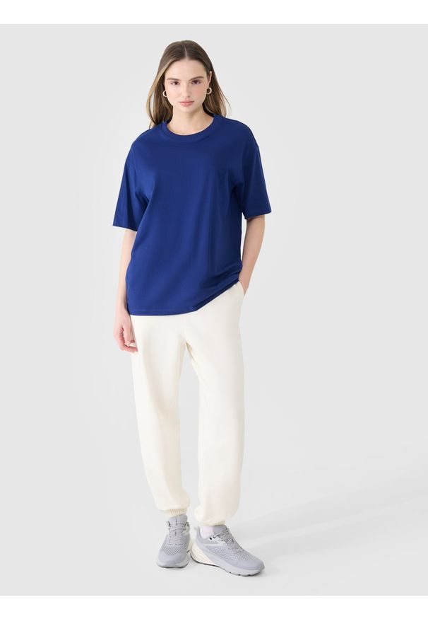 4f - 4F T-shirt oversize gładki damski - granatowy L. Okazja: na co dzień. Kolor: niebieski. Materiał: bawełna, dzianina, jersey. Długość rękawa: krótki rękaw. Długość: krótkie. Wzór: gładki. Styl: klasyczny, casual, sportowy