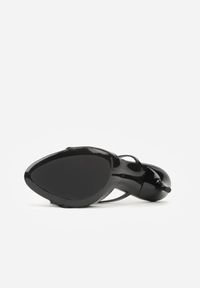 Born2be - Czarne Lakierowane Klapki na Szpilce Zdobione Paskami i Klamerką Hemdithas. Okazja: na co dzień. Kolor: czarny. Materiał: lakier. Wzór: aplikacja. Obcas: na szpilce. Styl: wizytowy, casual #8