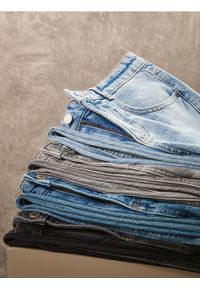 Reserved - Jeansy baggy fit - jasnoszary. Kolor: szary