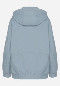 Born2be - Niebieska Kurtka Parka o Pudełkowym Kroju ze Ściągaczem w Talii i Kapturem Sesoliena. Okazja: na co dzień, na spacer. Kolor: niebieski. Materiał: jeans. Długość rękawa: długi rękaw. Długość: długie. Styl: casual, elegancki #3