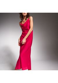 Sinsay - Sukienka maxi na ramiączkach - Różowy. Kolor: różowy. Długość rękawa: na ramiączkach. Długość: maxi