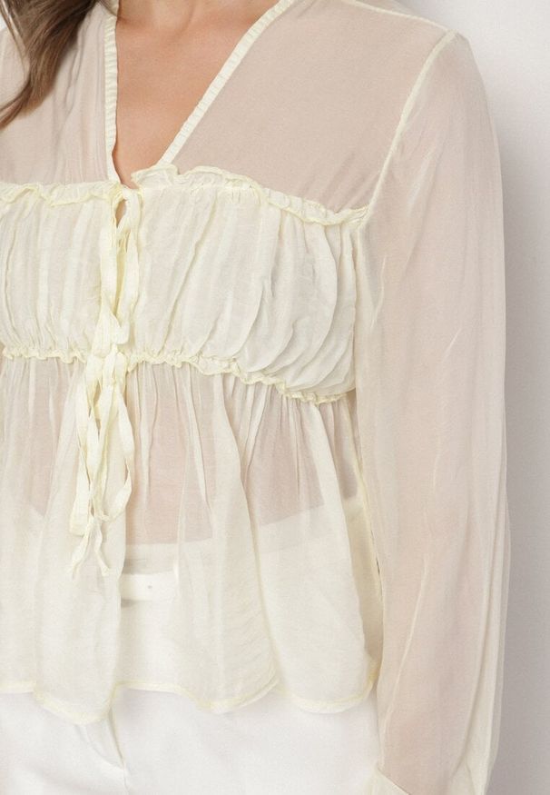Born2be - Żółta Transparentna Bluzka z Wiskozą i Wiązaniem Zarestra. Okazja: na co dzień. Kolor: żółty. Materiał: wiskoza. Styl: casual