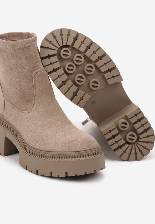 Born2be - Ciemnobeżowe Botki w Stylu Sztybletów z Elastyczną Cholewką Heslania. Okazja: na co dzień. Kolor: beżowy. Materiał: jeans. Szerokość cholewki: normalna. Styl: klasyczny, casual