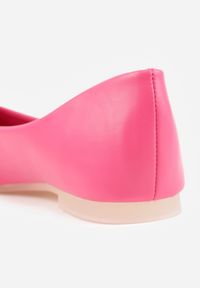 Renee - Fuksjowe Balerinki ze Szpiczastymi Noskami w Eleganckim Stylu Lagenaria. Okazja: na imprezę, na co dzień. Nosek buta: szpiczasty. Kolor: różowy. Materiał: jeans, materiał. Wzór: kwiaty. Styl: elegancki #8