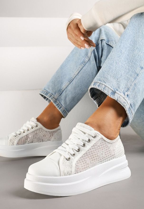 Born2be - Białe Koronkowe Sneakersy na Grubej Podeszwie Falinira. Okazja: na co dzień. Kolor: biały. Materiał: koronka. Wzór: aplikacja
