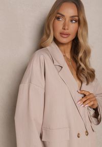 Renee - Beżowa Dwurzędowa Marynarka z Wiskozą o Pudełkowym Fasonie Stellirae. Okazja: na spotkanie biznesowe, na co dzień. Kolor: beżowy. Materiał: wiskoza. Styl: biznesowy, casual #3