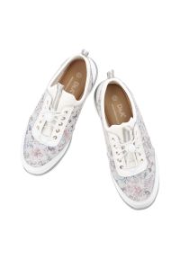 Półbuty damskie S.Barski, cholewka ze skóry naturalnej wsuwane płaskie lekkie i wygodne, białe, GR61-5990. Okazja: na co dzień. Zapięcie: bez zapięcia. Kolor: biały. Materiał: skóra. Szerokość cholewki: normalna. Styl: casual, elegancki #6