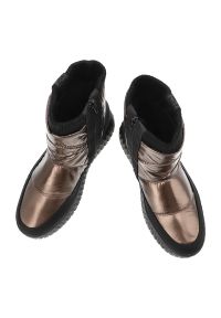 Brązowe Metaliczne Śniegowce Marco Tozzi Modne Obuwie Damskie. Okazja: na spacer. Kolor: brązowy. Szerokość cholewki: normalna. Sezon: zima. Styl: sportowy #4